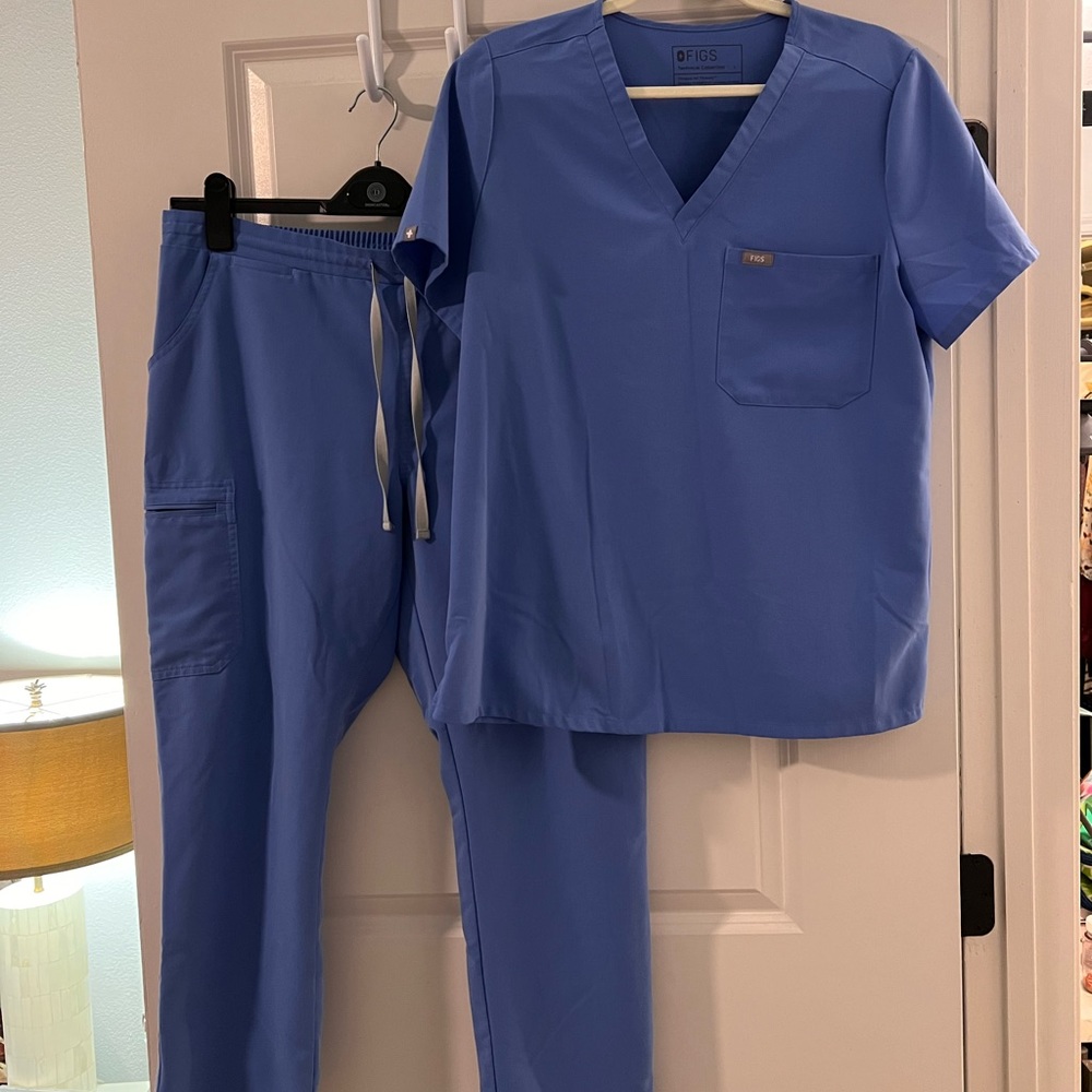 Figs Ceil Blue Scrub Set